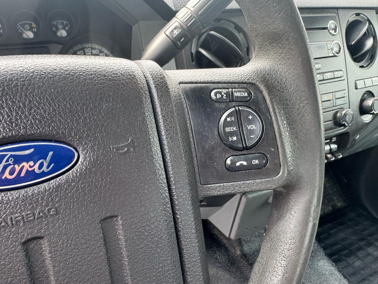 Ford Super Duty F-350 SRW  2015