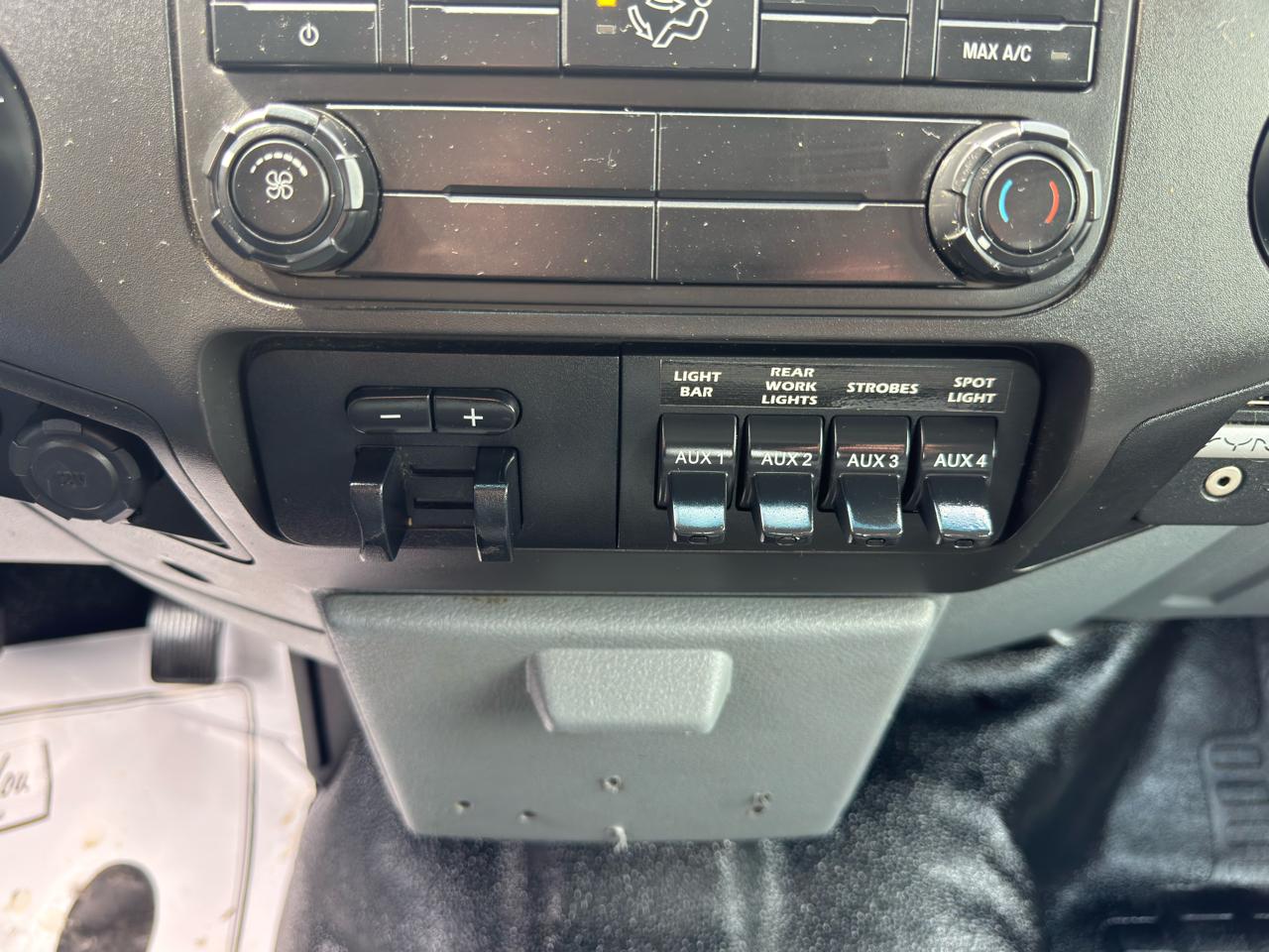 Ford Super Duty F-350 SRW  2015