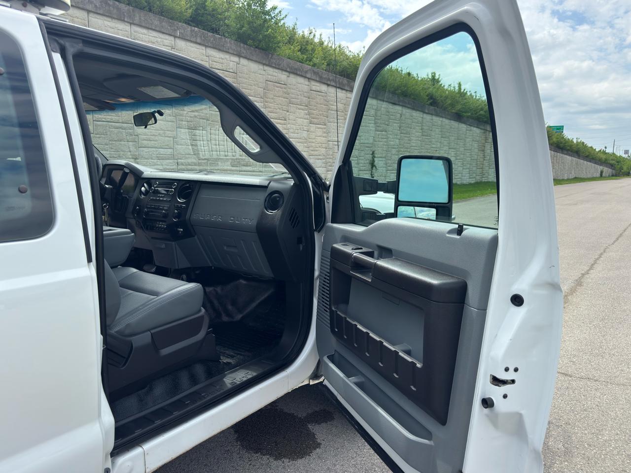 Ford Super Duty F-350 SRW  2015