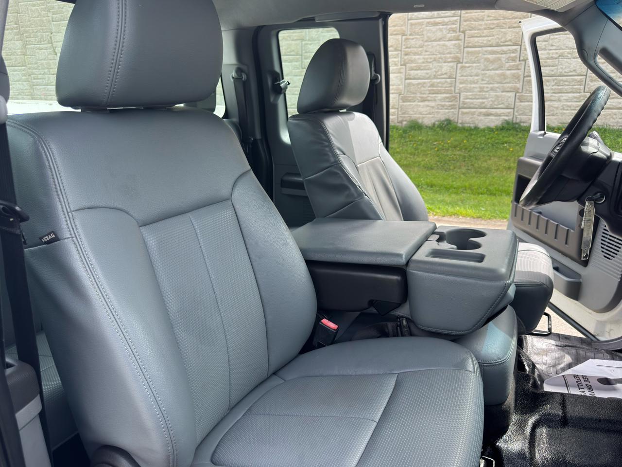 Ford Super Duty F-350 SRW  2015