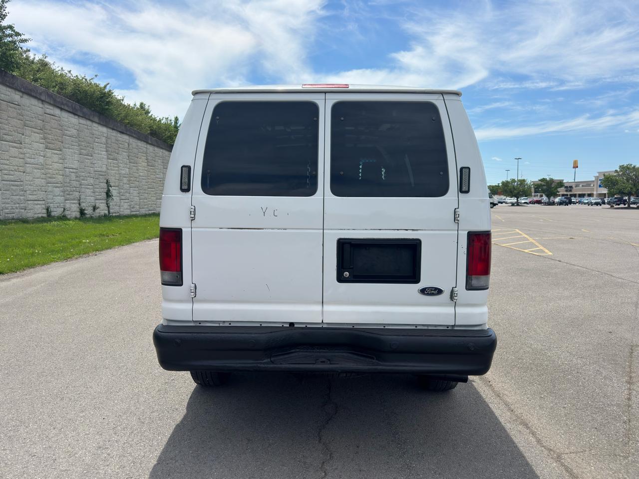 Ford Econoline Cargo Van  2011