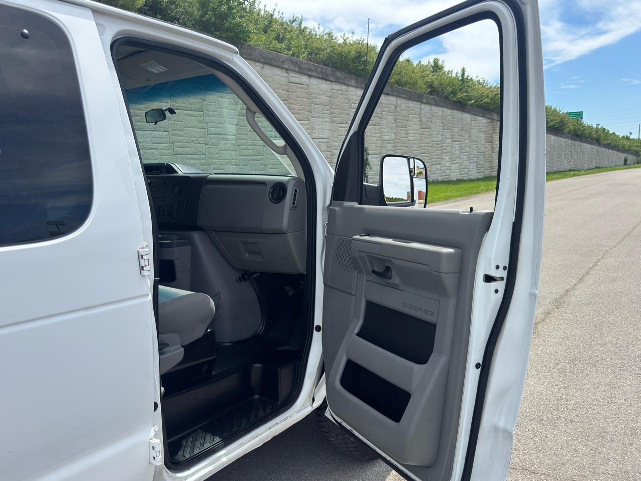 Ford Econoline Cargo Van  2011