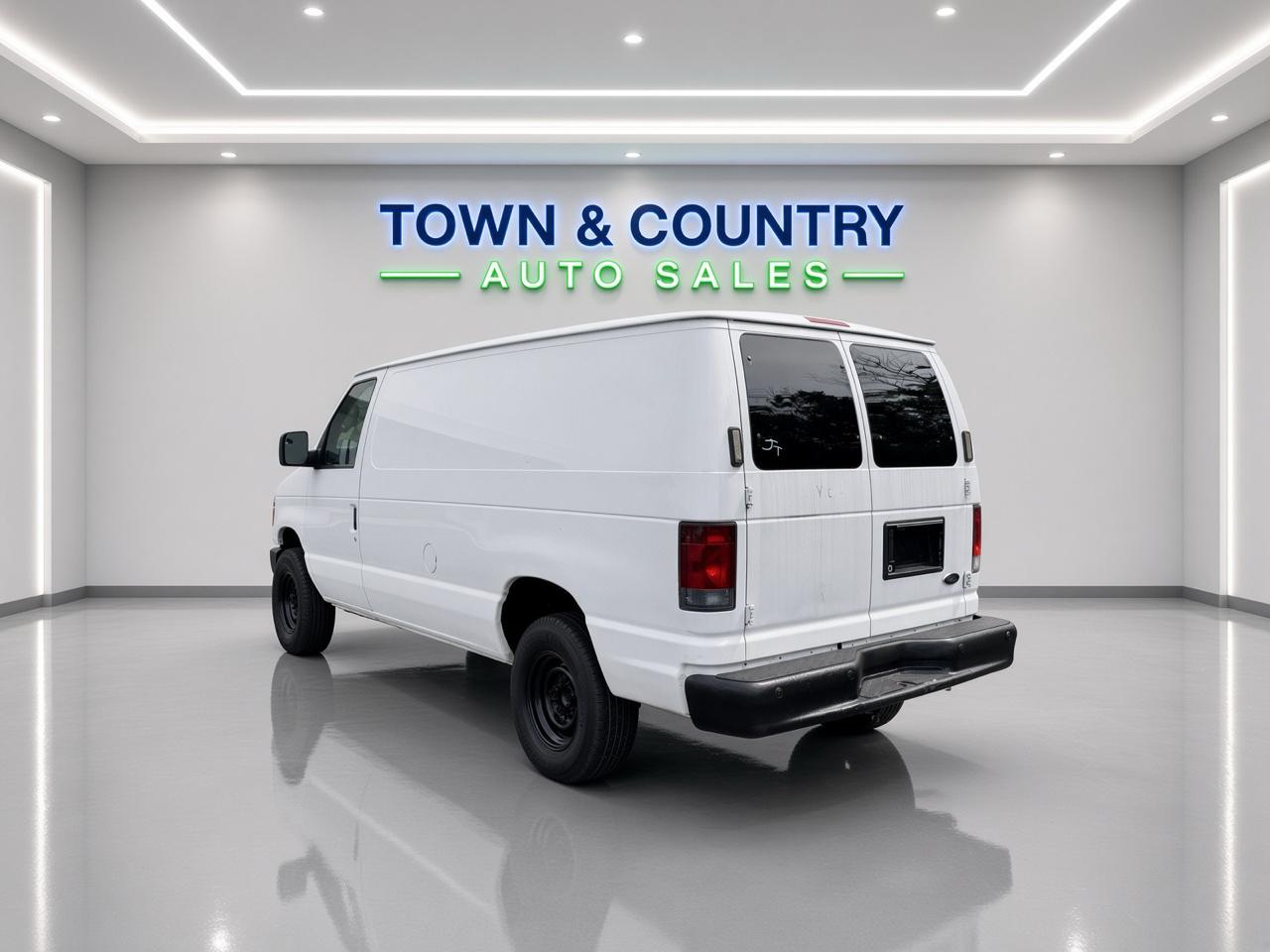 Ford Econoline Cargo Van E-250 2011