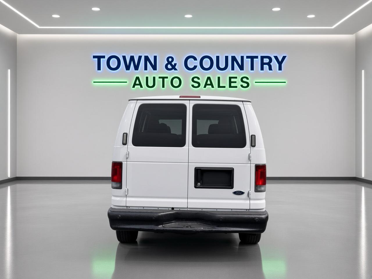 Ford Econoline Cargo Van E-250 2011
