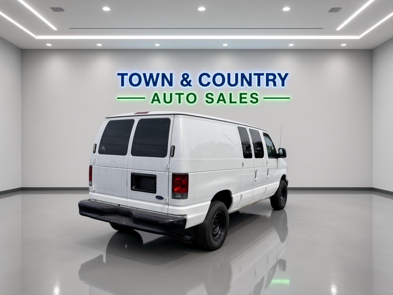 Ford Econoline Cargo Van E-250 2011