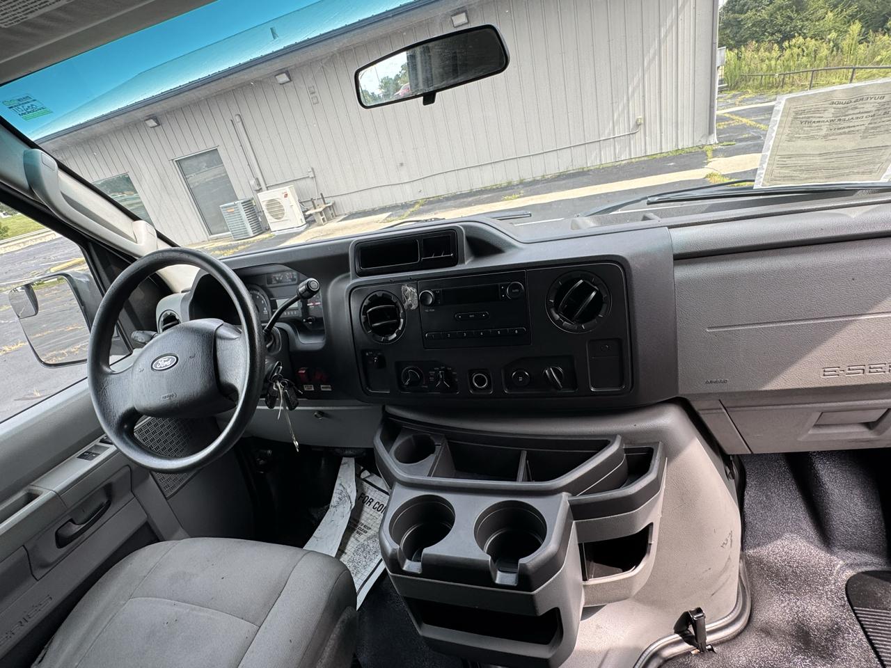 Ford Econoline Cargo Van E-250 2011