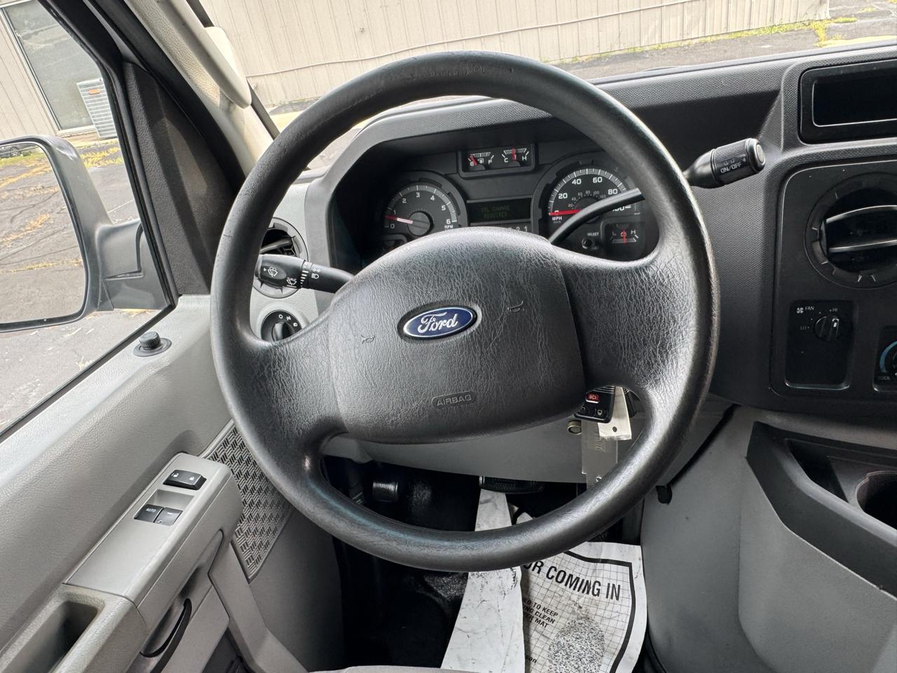 Ford Econoline Cargo Van E-250 2011