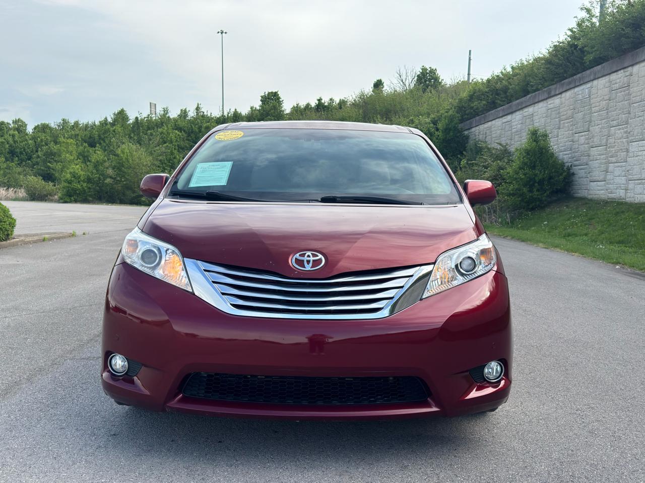 Toyota Sienna  2011