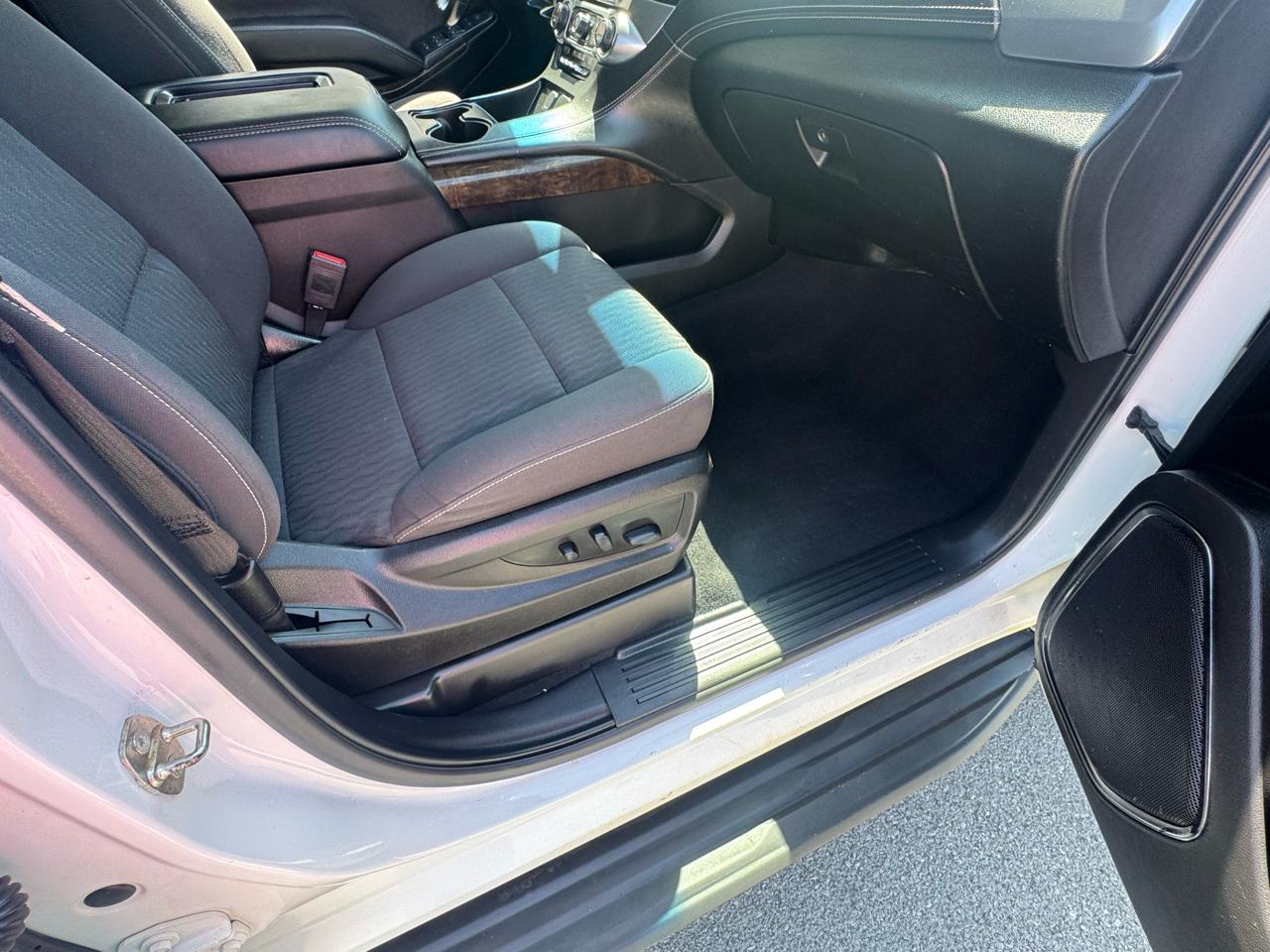 Chevrolet Suburban LS 2019