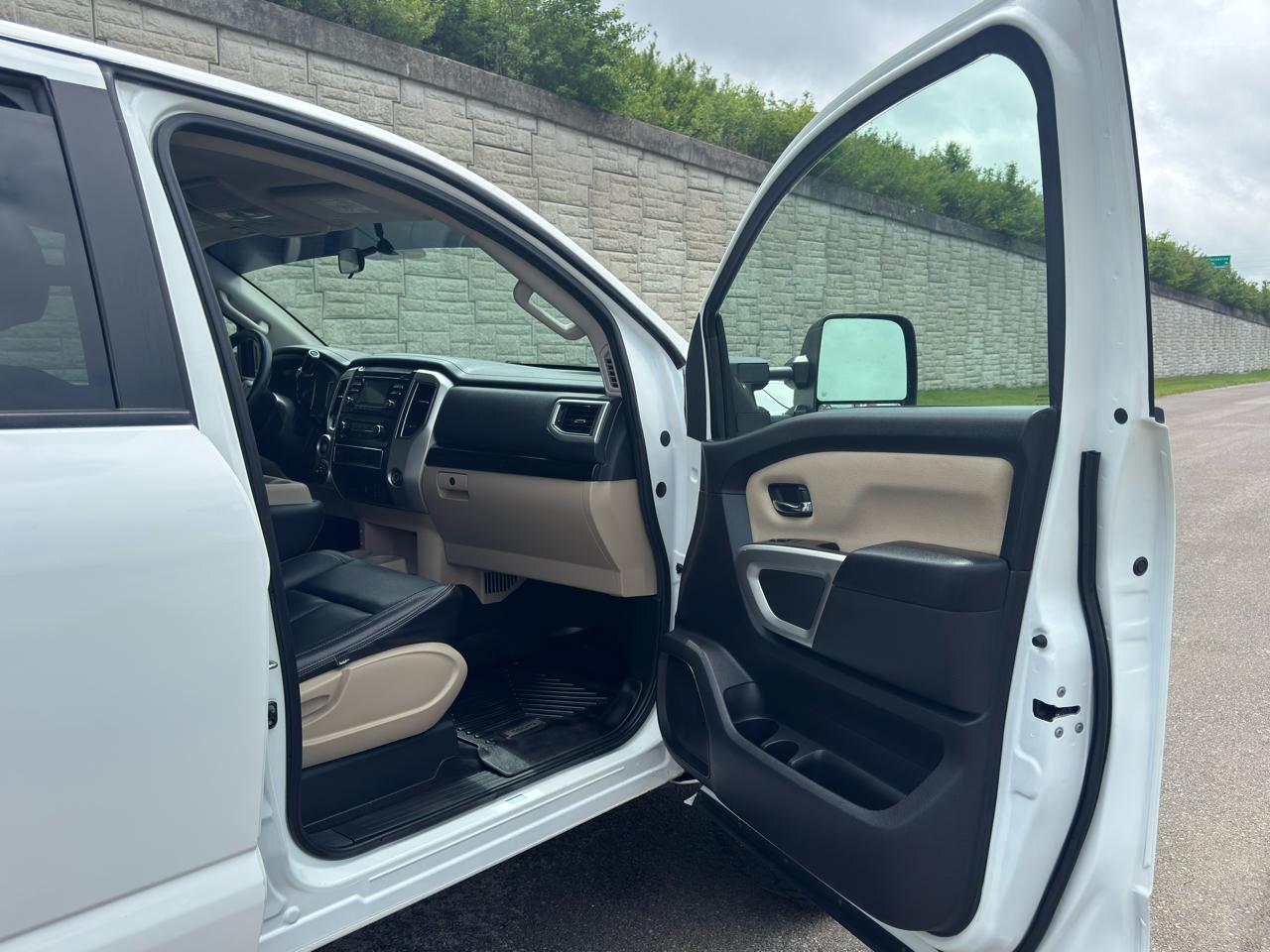 Nissan Titan XD SV 2017