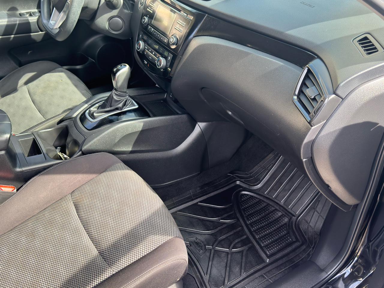 Nissan Rogue Sport  2017