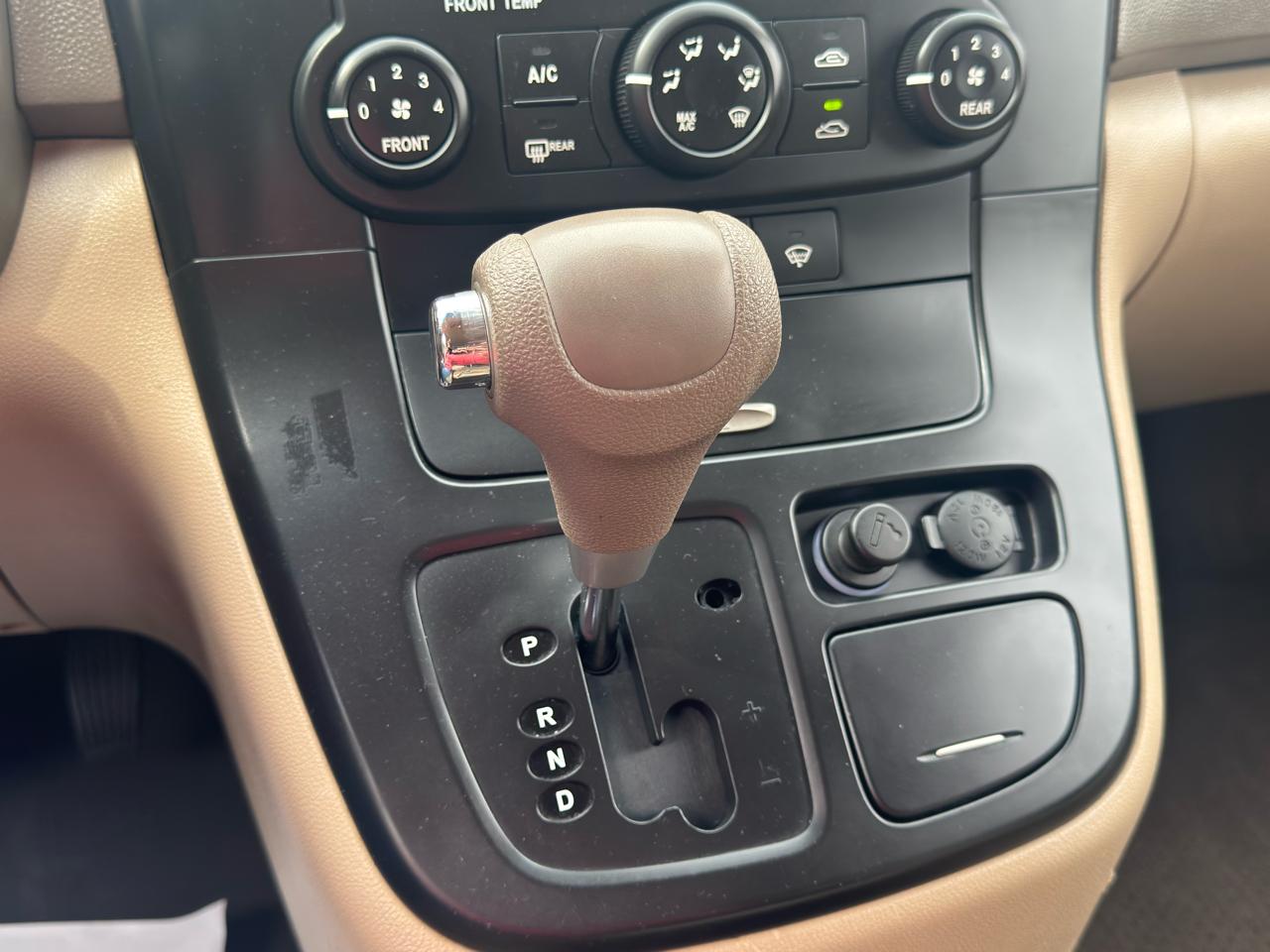 Kia Sedona  2010
