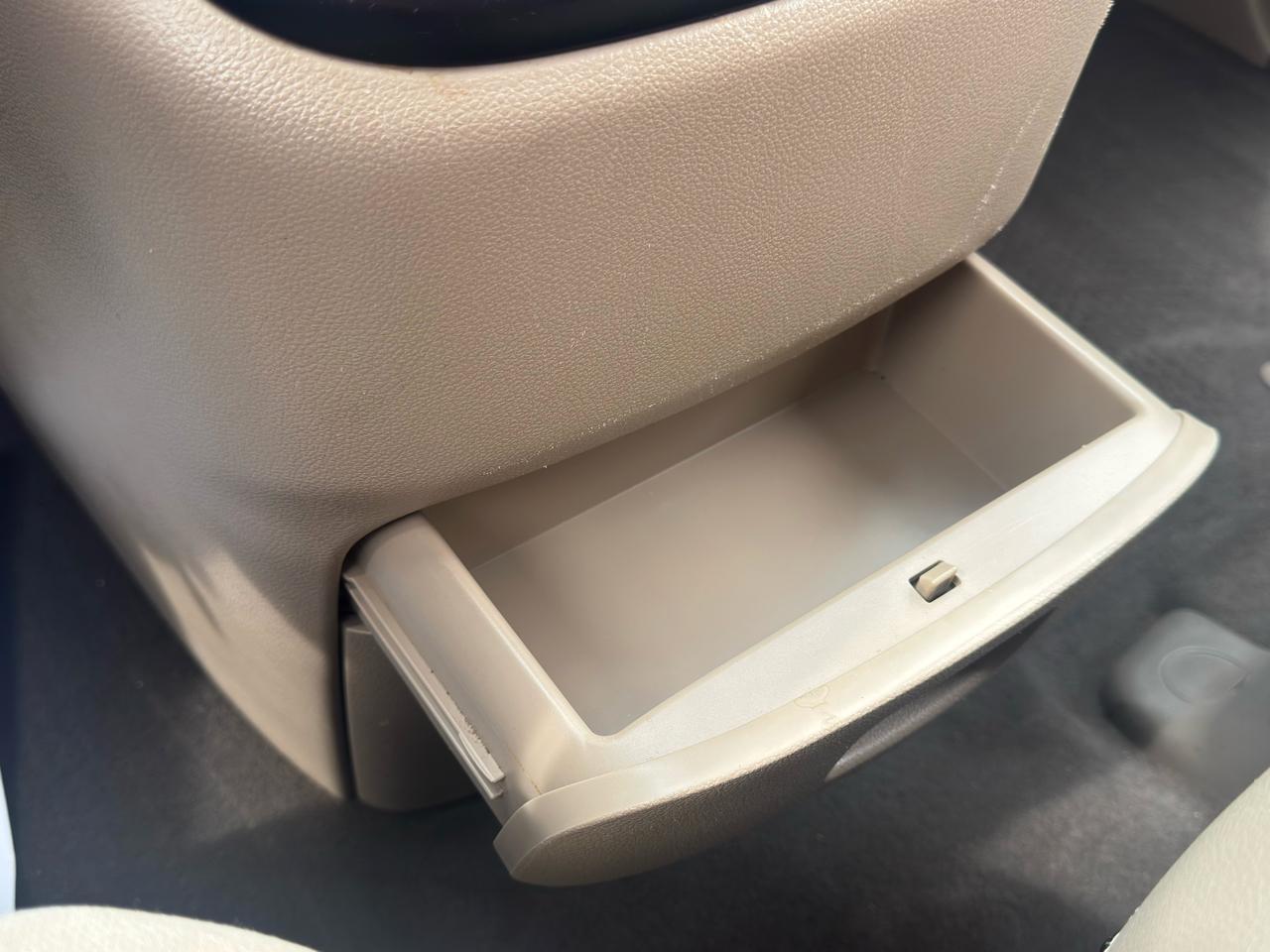 Kia Sedona  2010