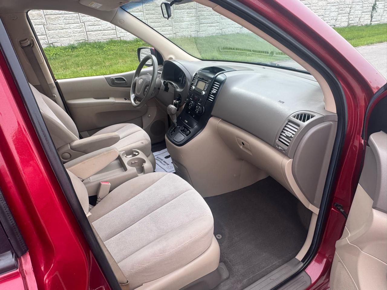 Kia Sedona  2010