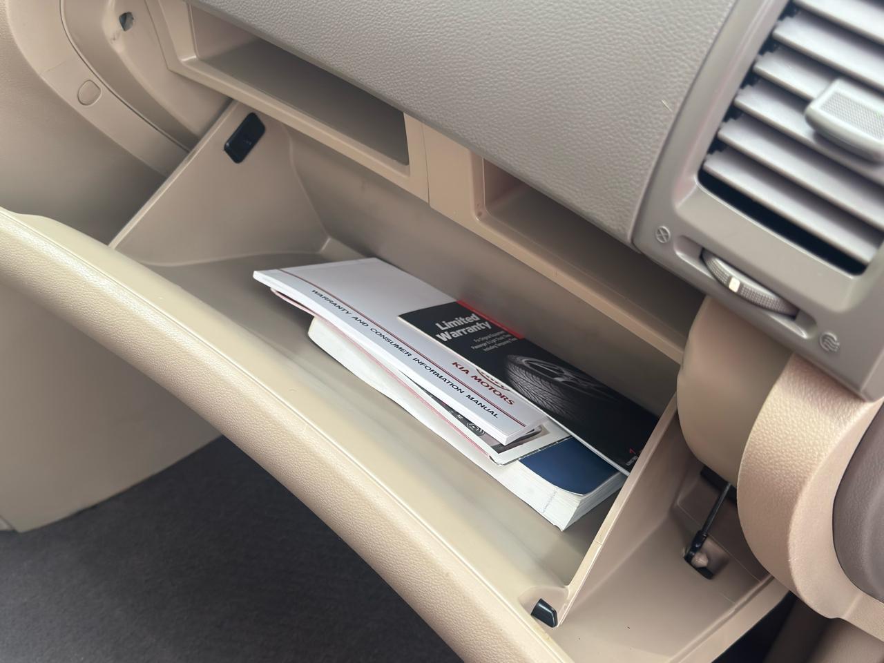 Kia Sedona  2010