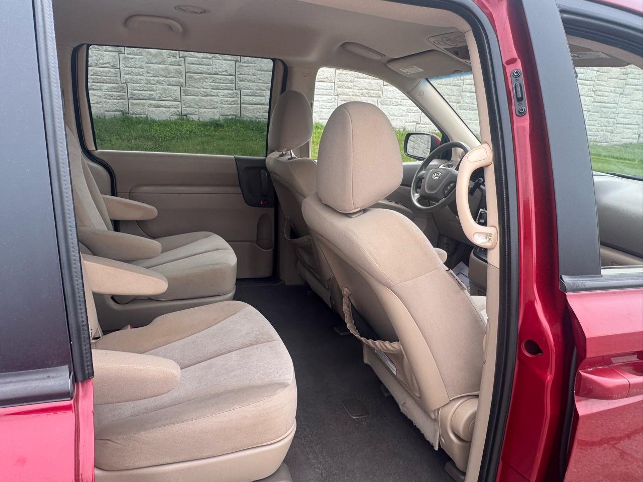 Kia Sedona  2010