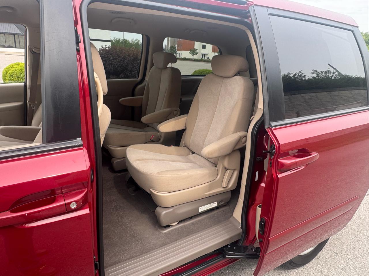 Kia Sedona  2010