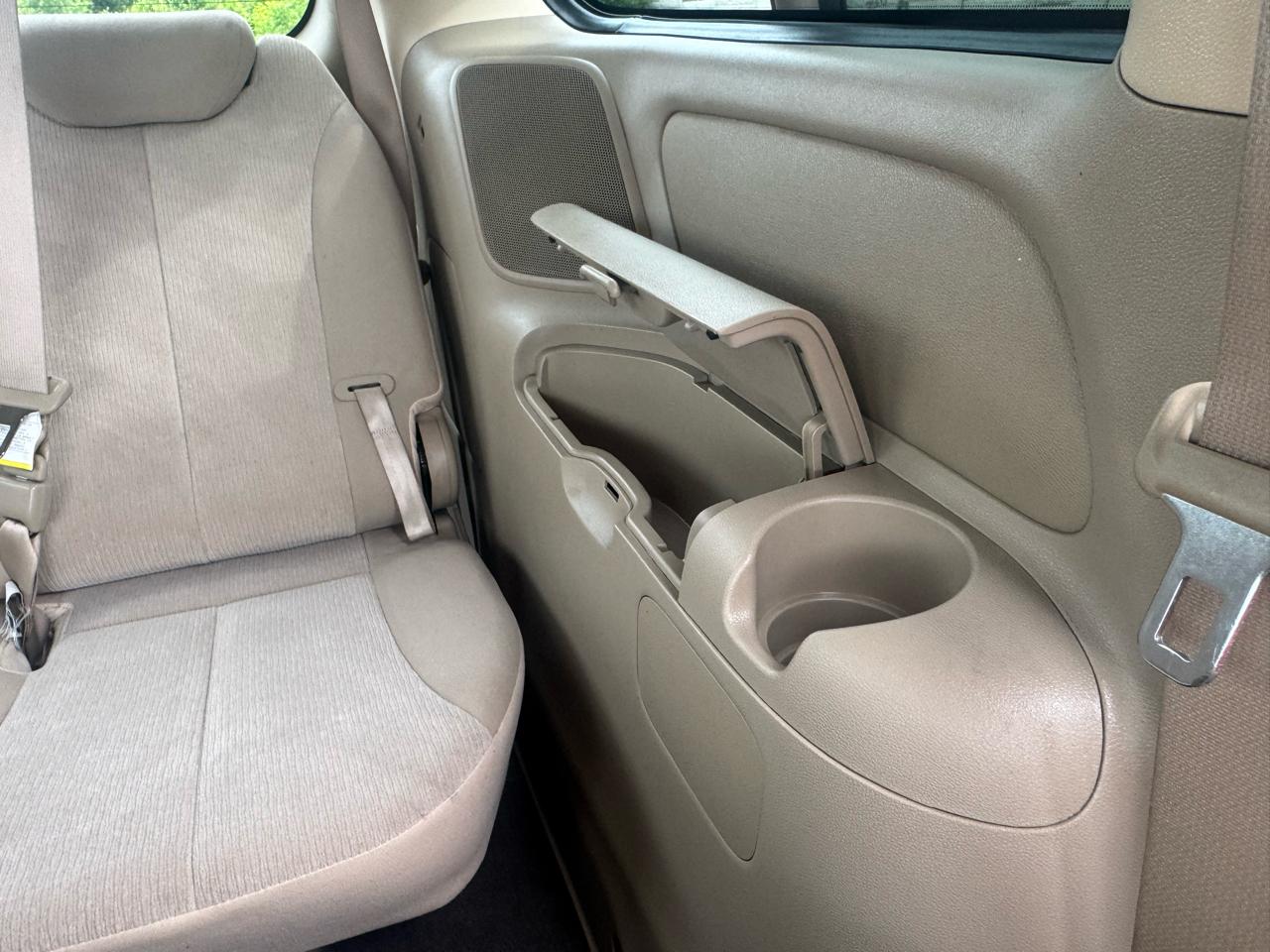 Kia Sedona  2010