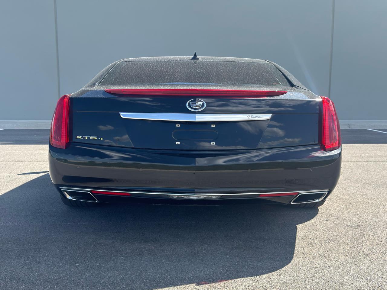 Cadillac XTS  2013