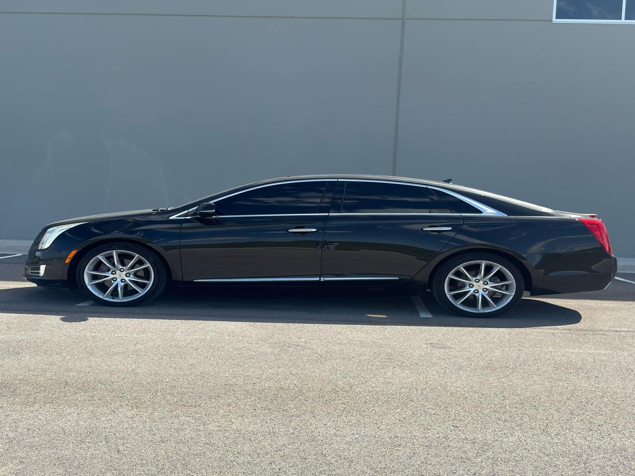 Cadillac XTS  2013