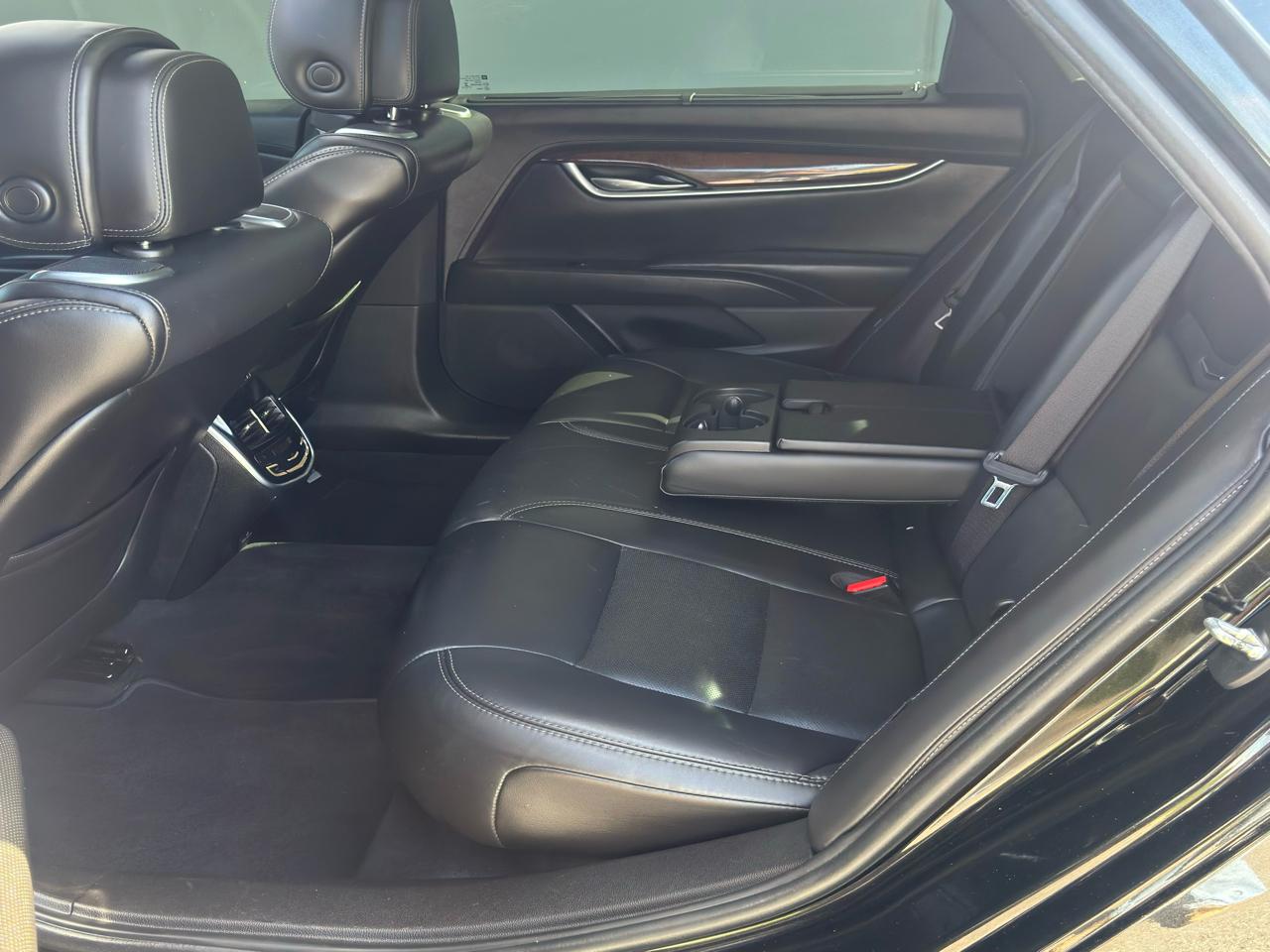 Cadillac XTS  2013
