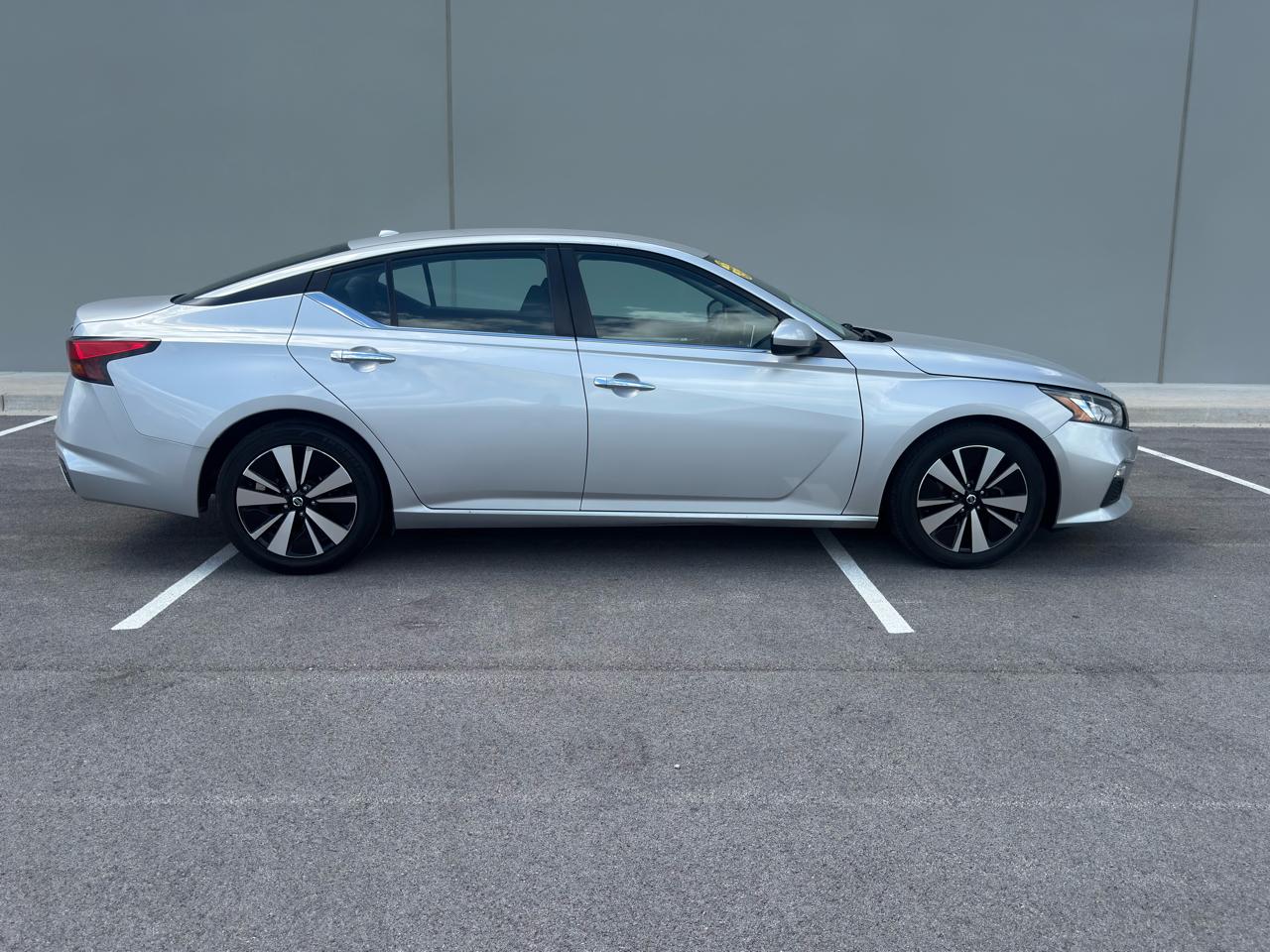 Nissan Altima  2021