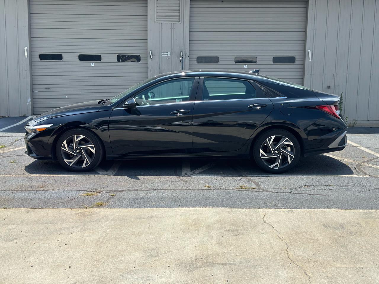 Hyundai Elantra  2025