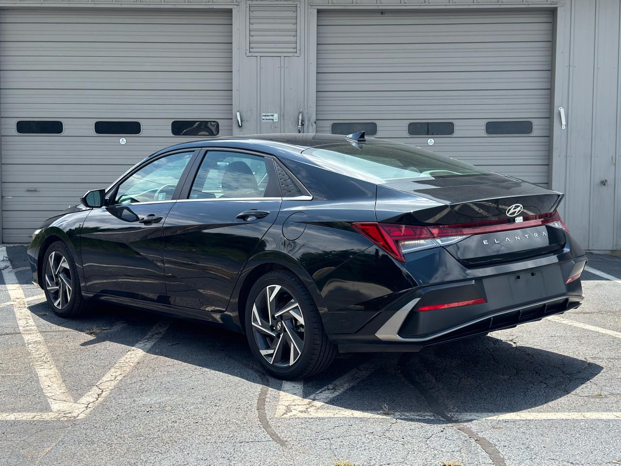 Hyundai Elantra  2025