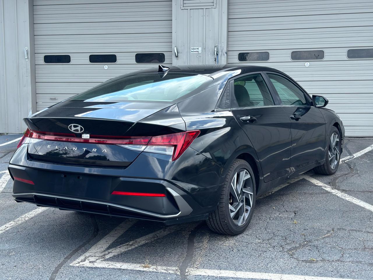 Hyundai Elantra  2025