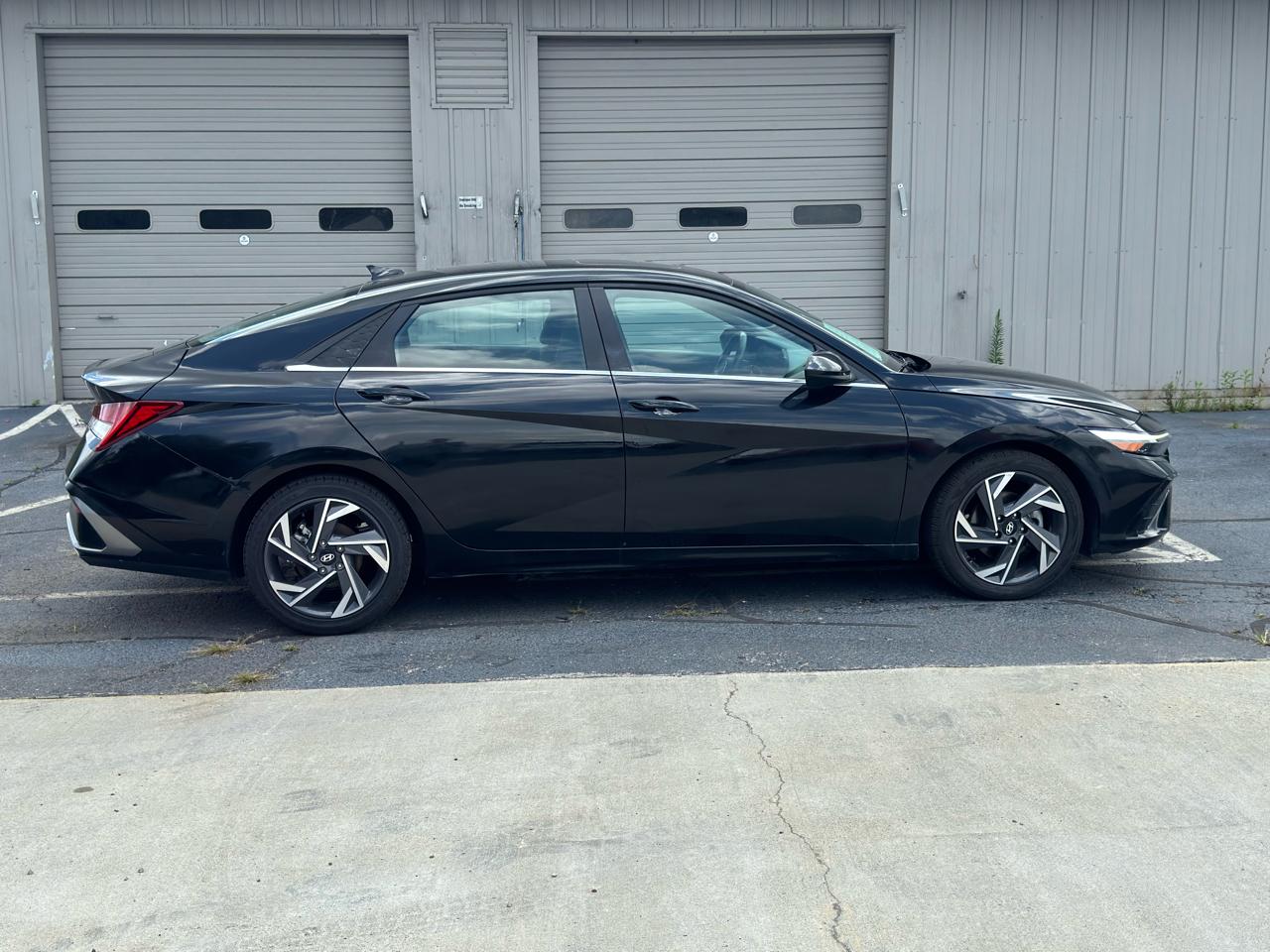 Hyundai Elantra  2025