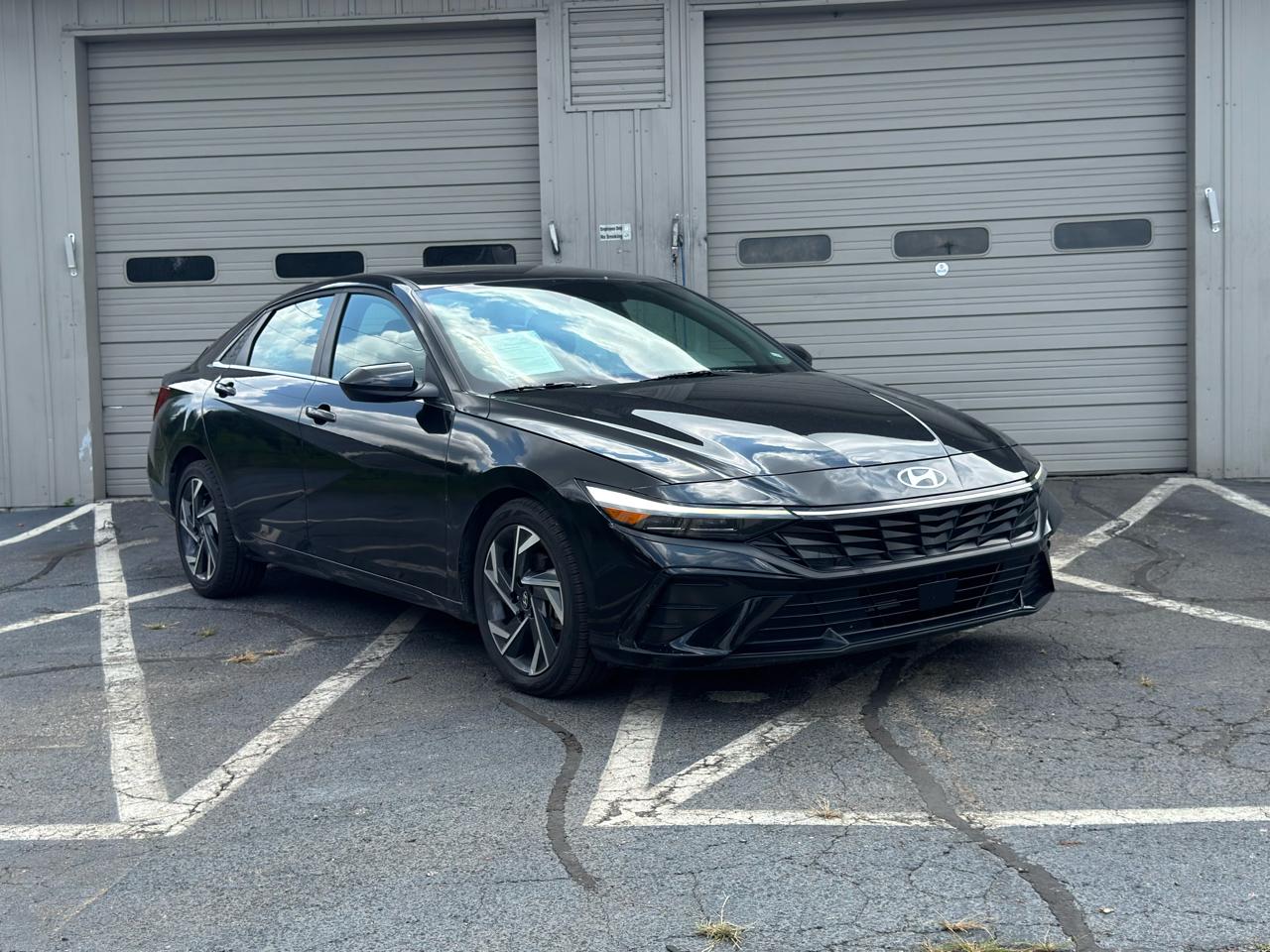 Hyundai Elantra  2025