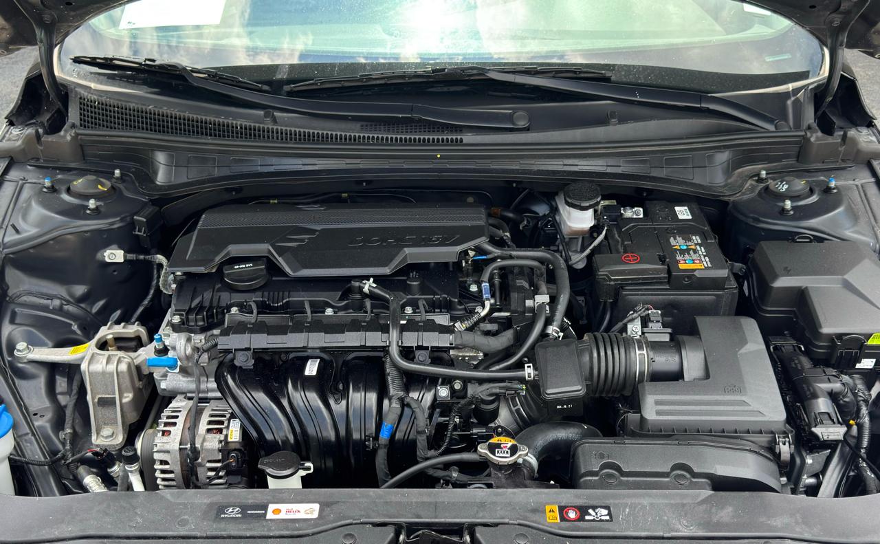 Hyundai Elantra  2025