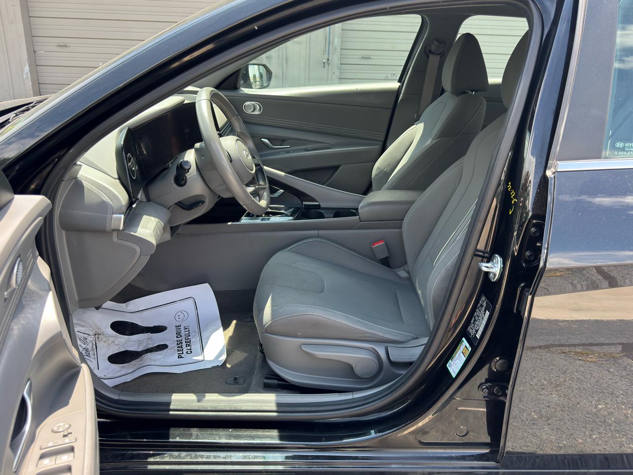 Hyundai Elantra  2025