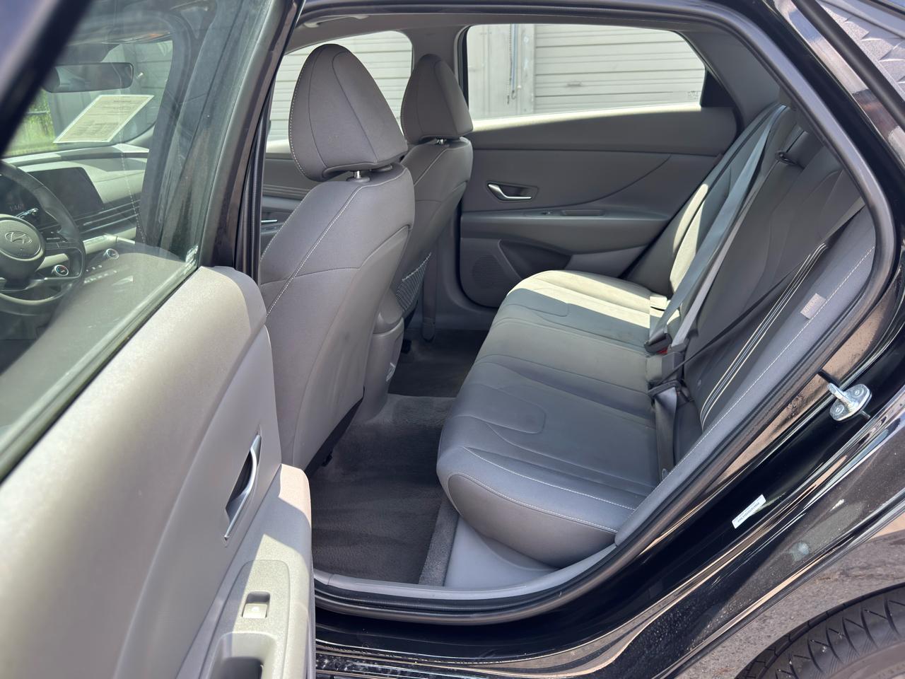 Hyundai Elantra  2025