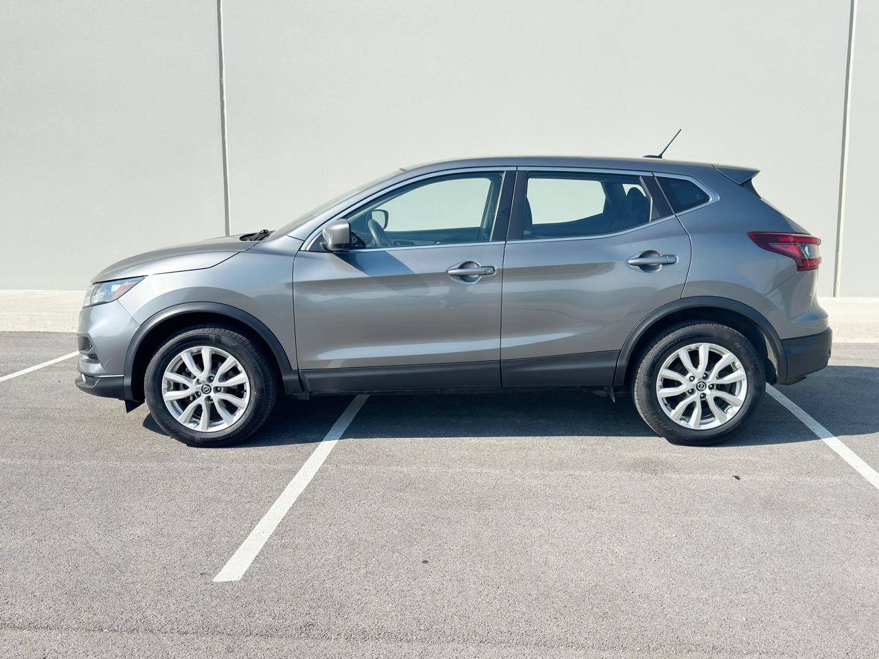 Nissan Rogue Sport  2021