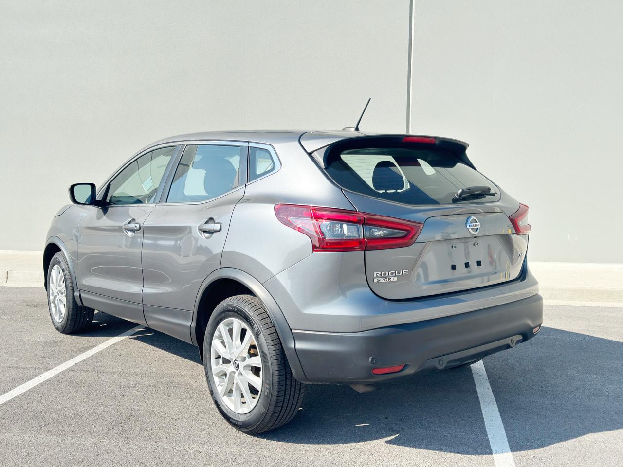 Nissan Rogue Sport  2021