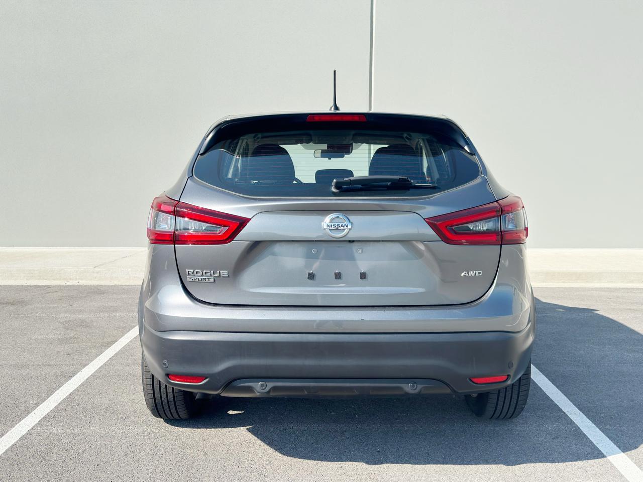 Nissan Rogue Sport  2021