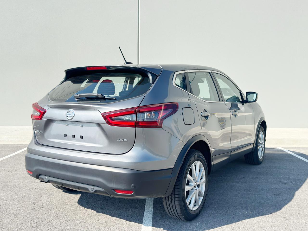 Nissan Rogue Sport  2021