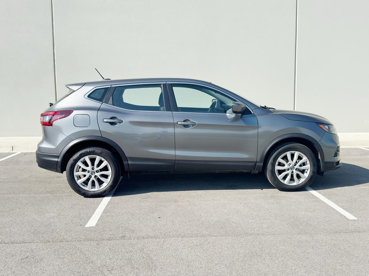 Nissan Rogue Sport  2021