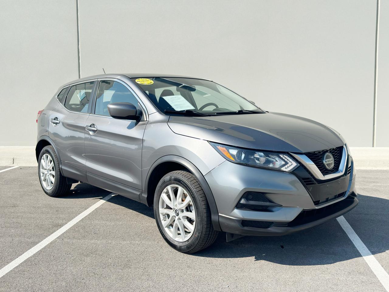 Nissan Rogue Sport  2021