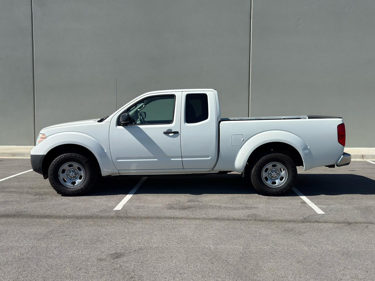 Nissan Frontier  2015