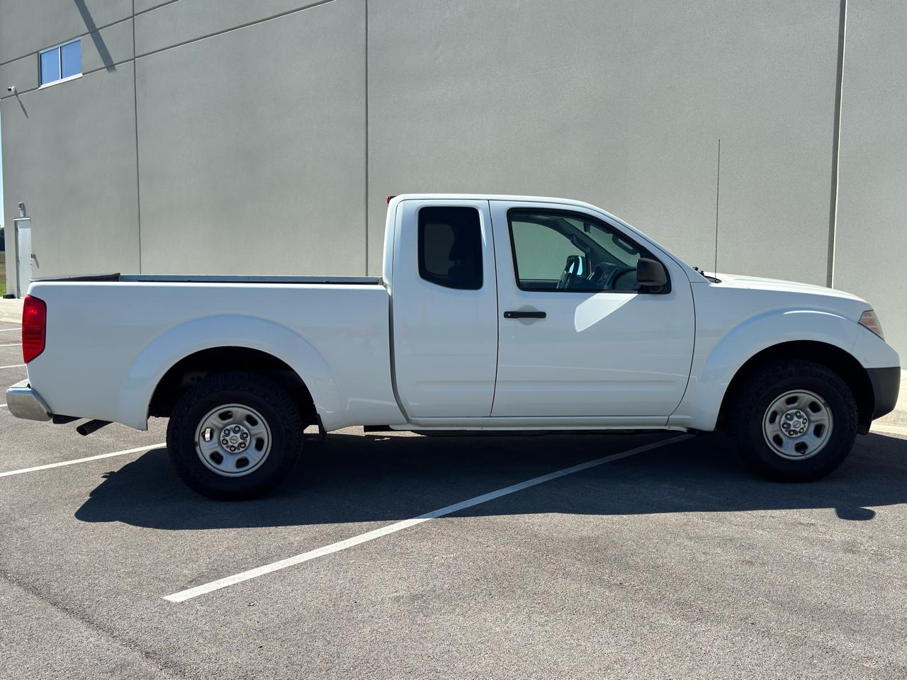 Nissan Frontier  2015