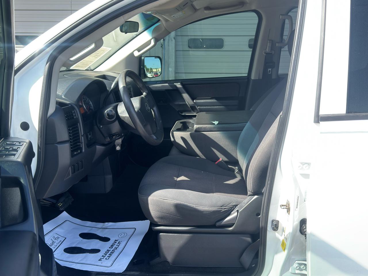 Nissan Titan  2012