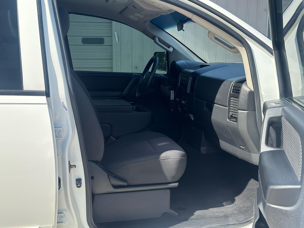 Nissan Titan  2012