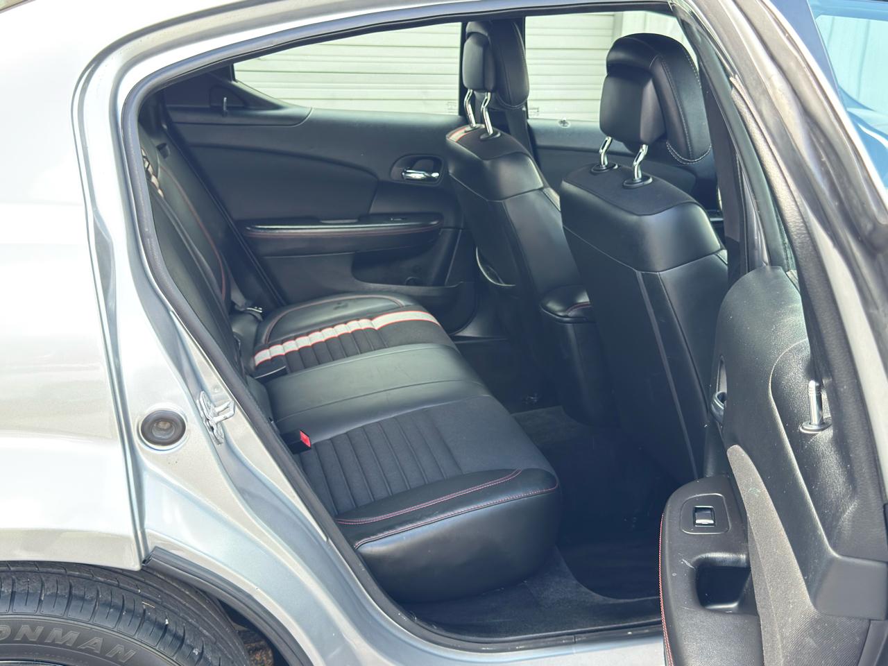 Dodge Avenger  2013