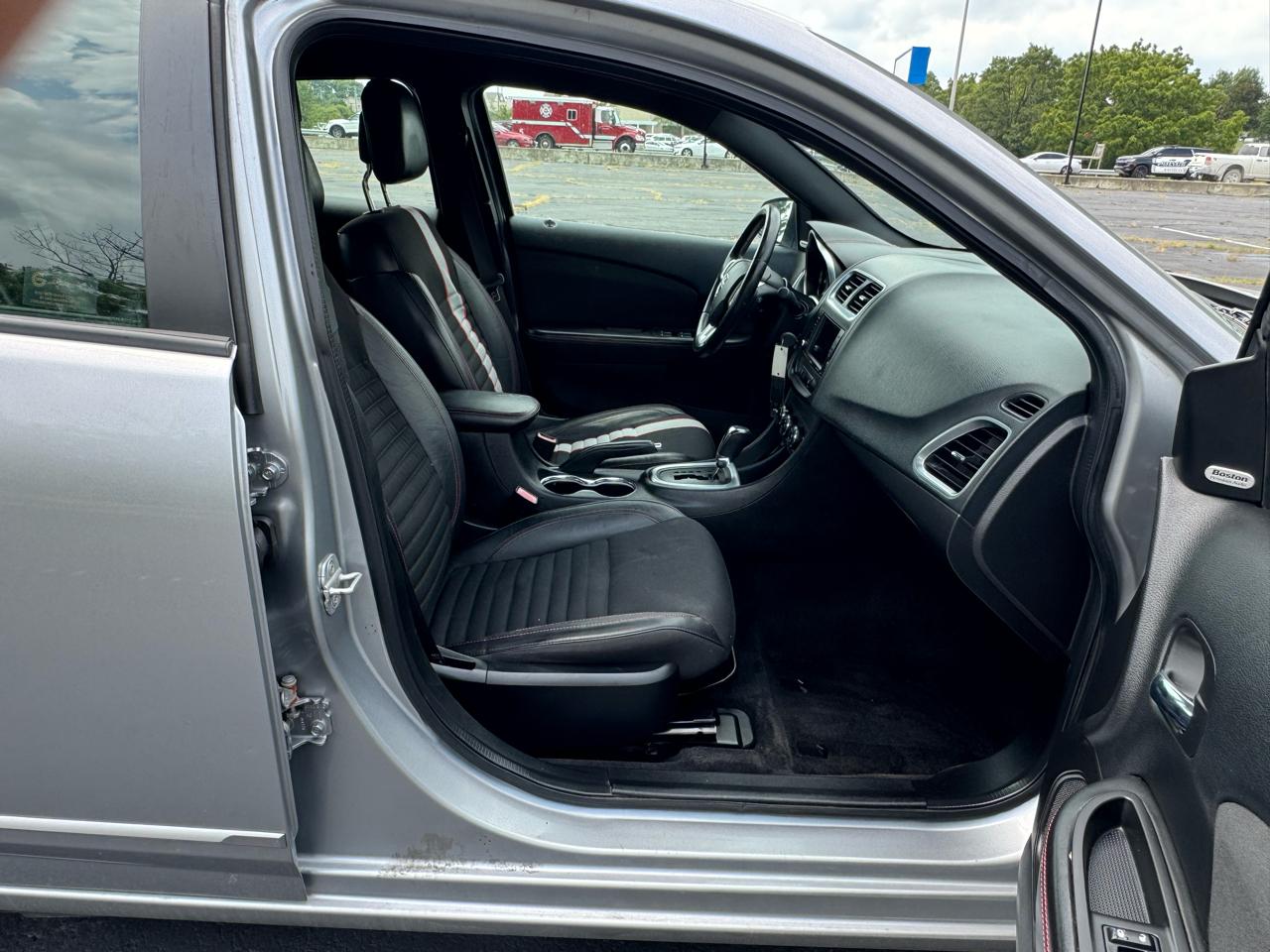 Dodge Avenger  2013
