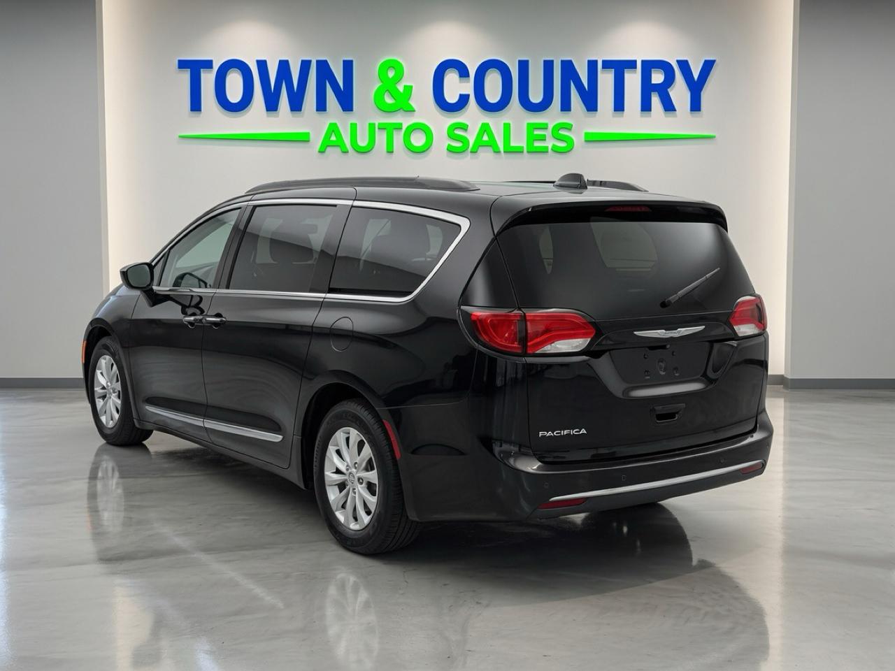 Chrysler Pacifica  2017