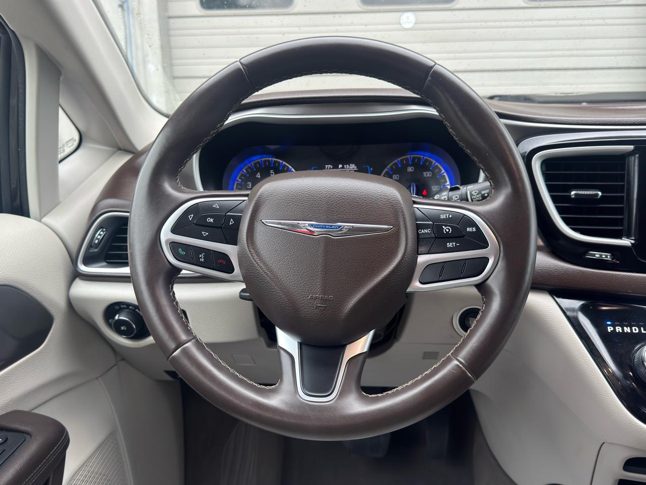 Chrysler Pacifica  2017