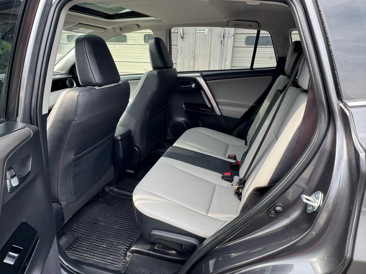 Toyota RAV4  2018