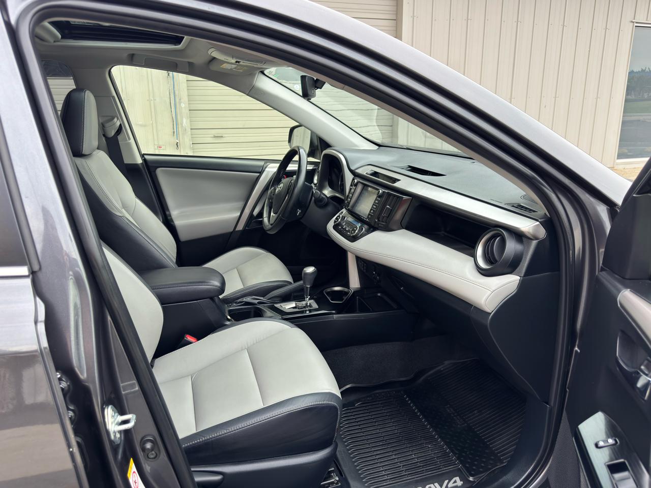 Toyota RAV4  2018